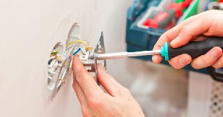 Электромонтажные работы Евпатория цена 470 руб Электрика под ключ